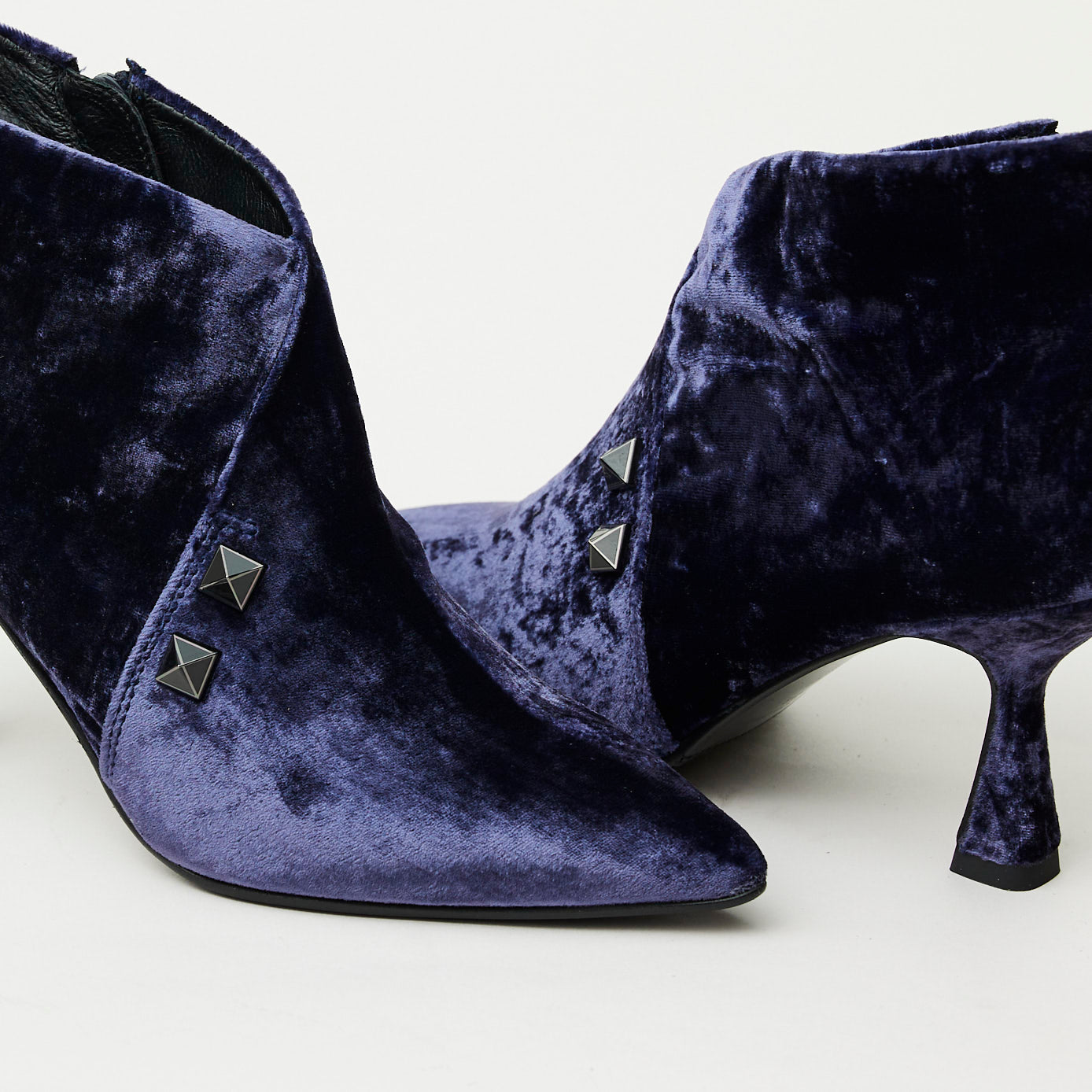 Flat 2024 velvet boots