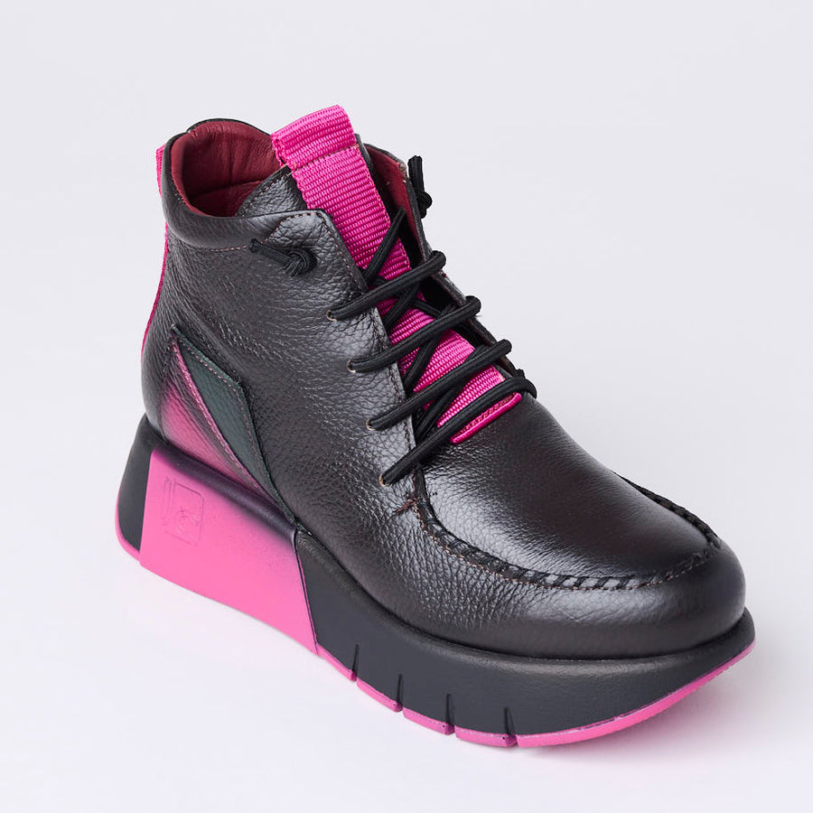 Jose Saenz Black & Fuchsia Leather Ankle Boots - Nozomi