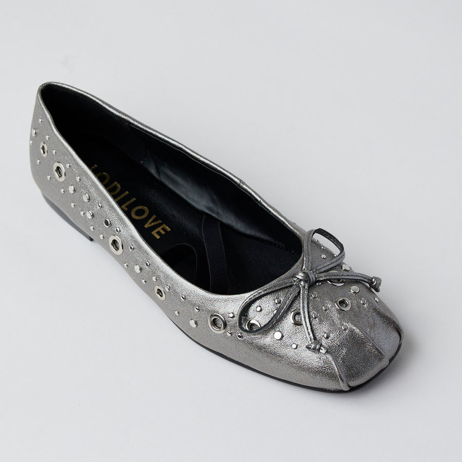 Lodi Ballerina Silver Leather Pumps