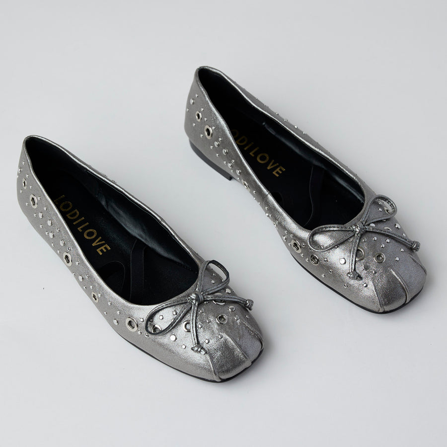 Lodi Ballerina Silver Leather Pumps