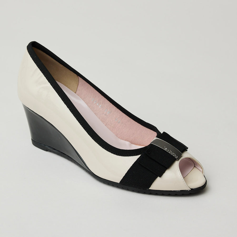 Le Babe Peep-toe Cream and Black Patent Wedge Shoes - Nozomi