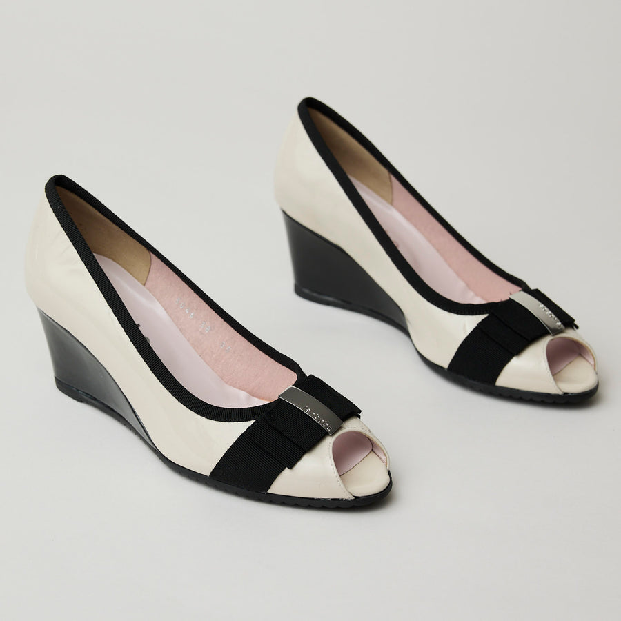 Le Babe Peep-toe Cream and Black Patent Wedge Shoes - Nozomi