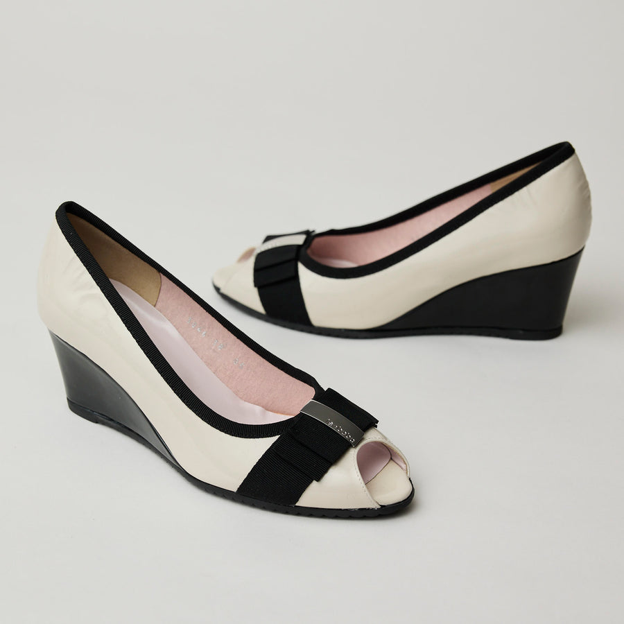 Le Babe Peep-toe Cream and Black Patent Wedge Shoes - Nozomi