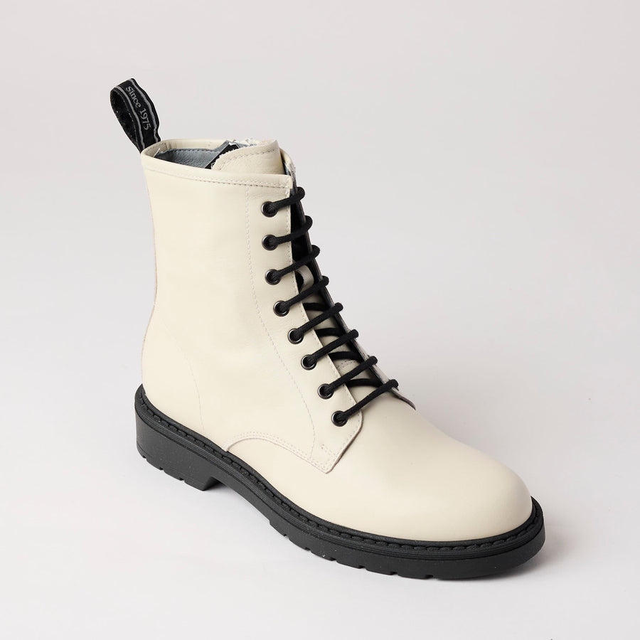 NeroGiardini Cream Leather Laced Ankle Boots - Nozomi