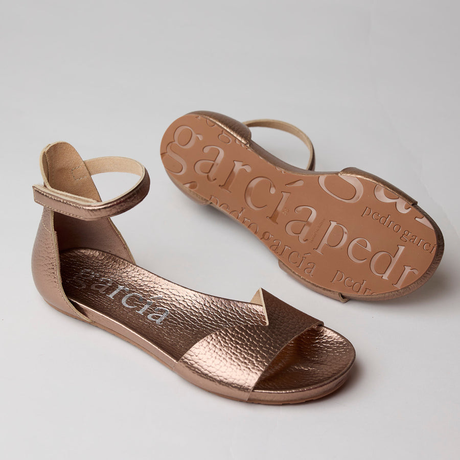 Pedro García Bronze Metallic Leather Sweetheart Flat Sandals